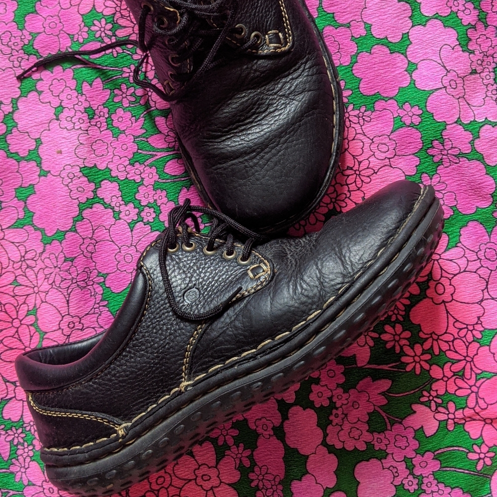 Born Leather Lace Up Black Oxfords